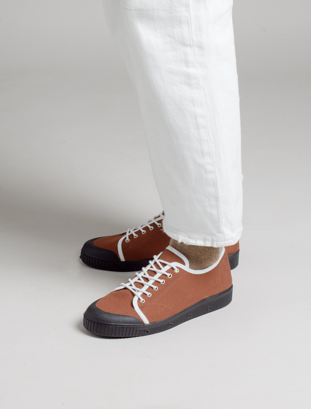 Adult canvas trainers in collaboration with L'Etiquette