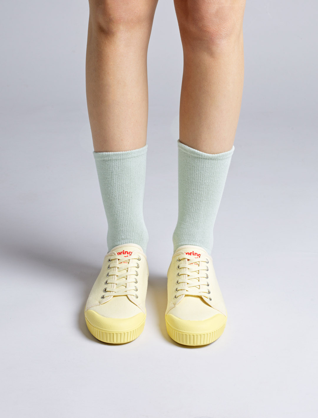 Basket Spring Court G2 canvas monochrome jaune – vue portée