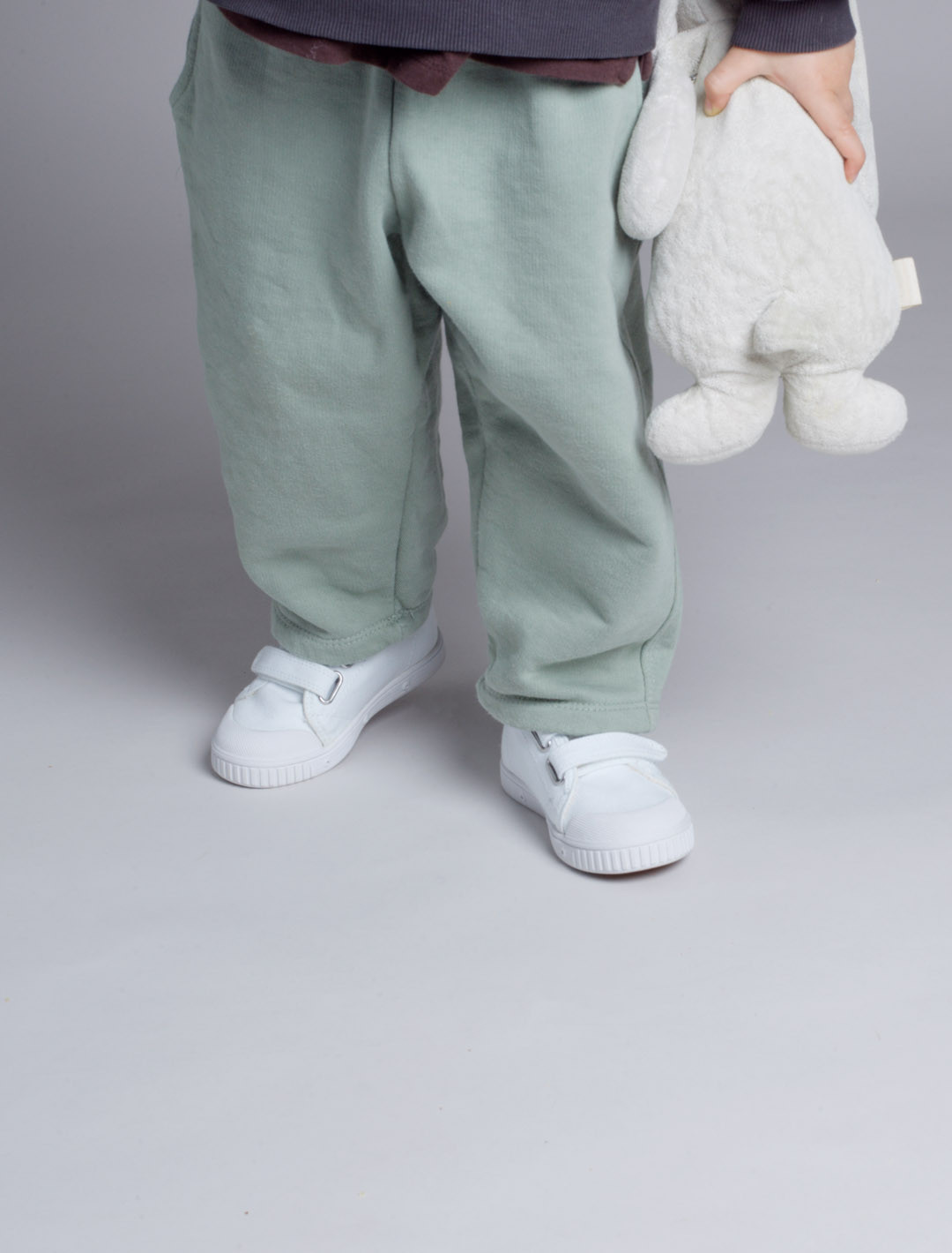 B2 SCRATCH CANVAS White