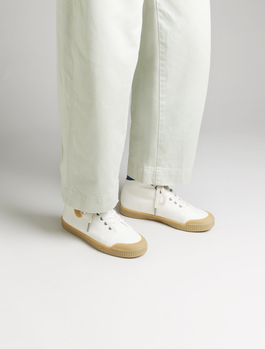 B2 Heavy Canvas Trainer | Spring Court