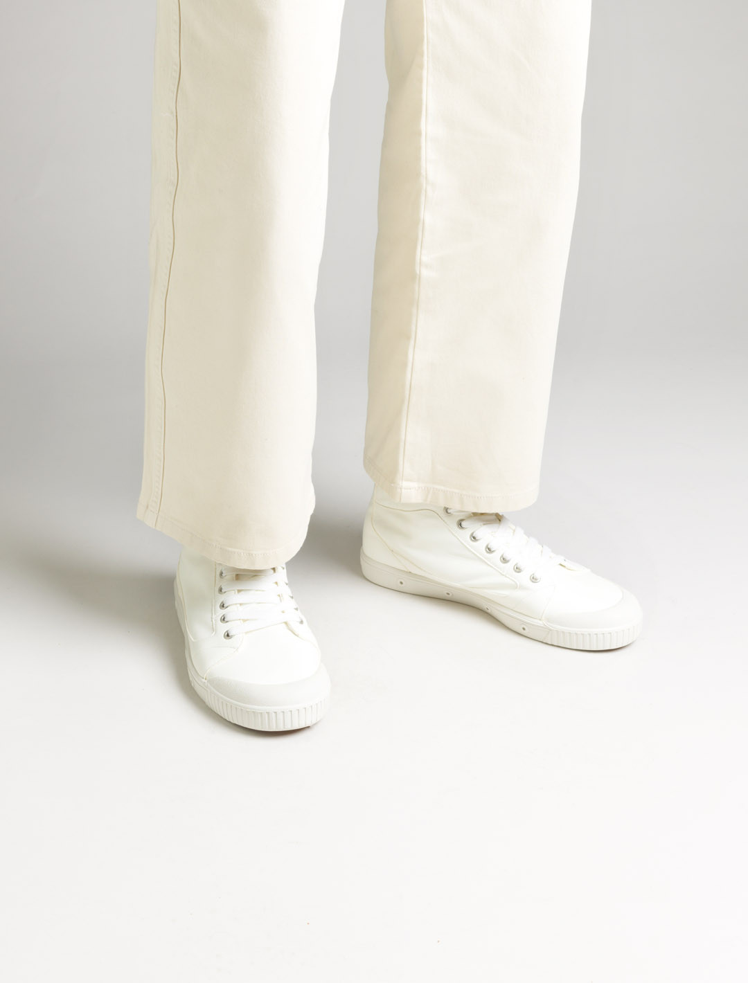 M2 LAMBSKIN White